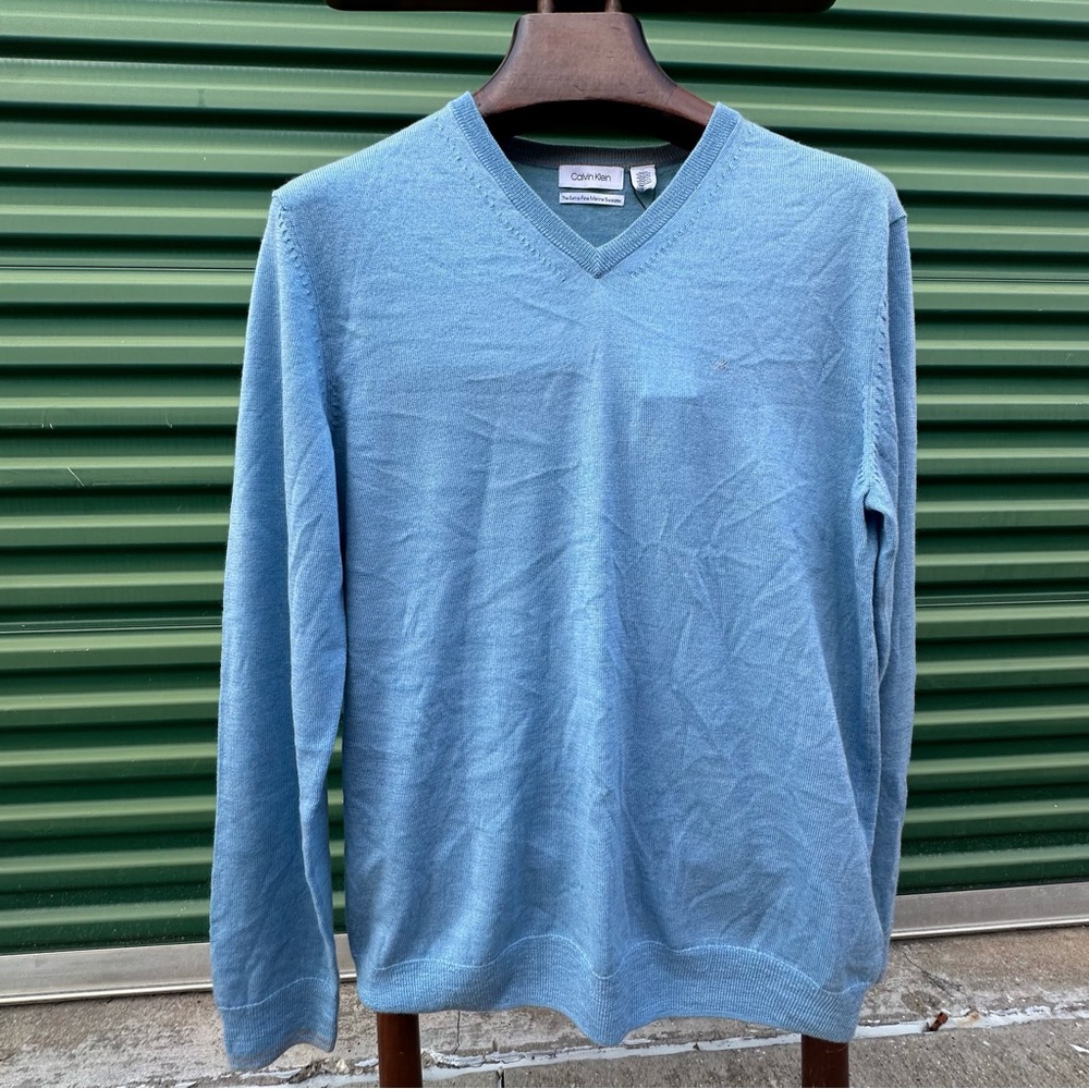 Calvin Klein Extra-Fine Merino Wool Sweater Baby Blue V-Neck NWT European Yarn L